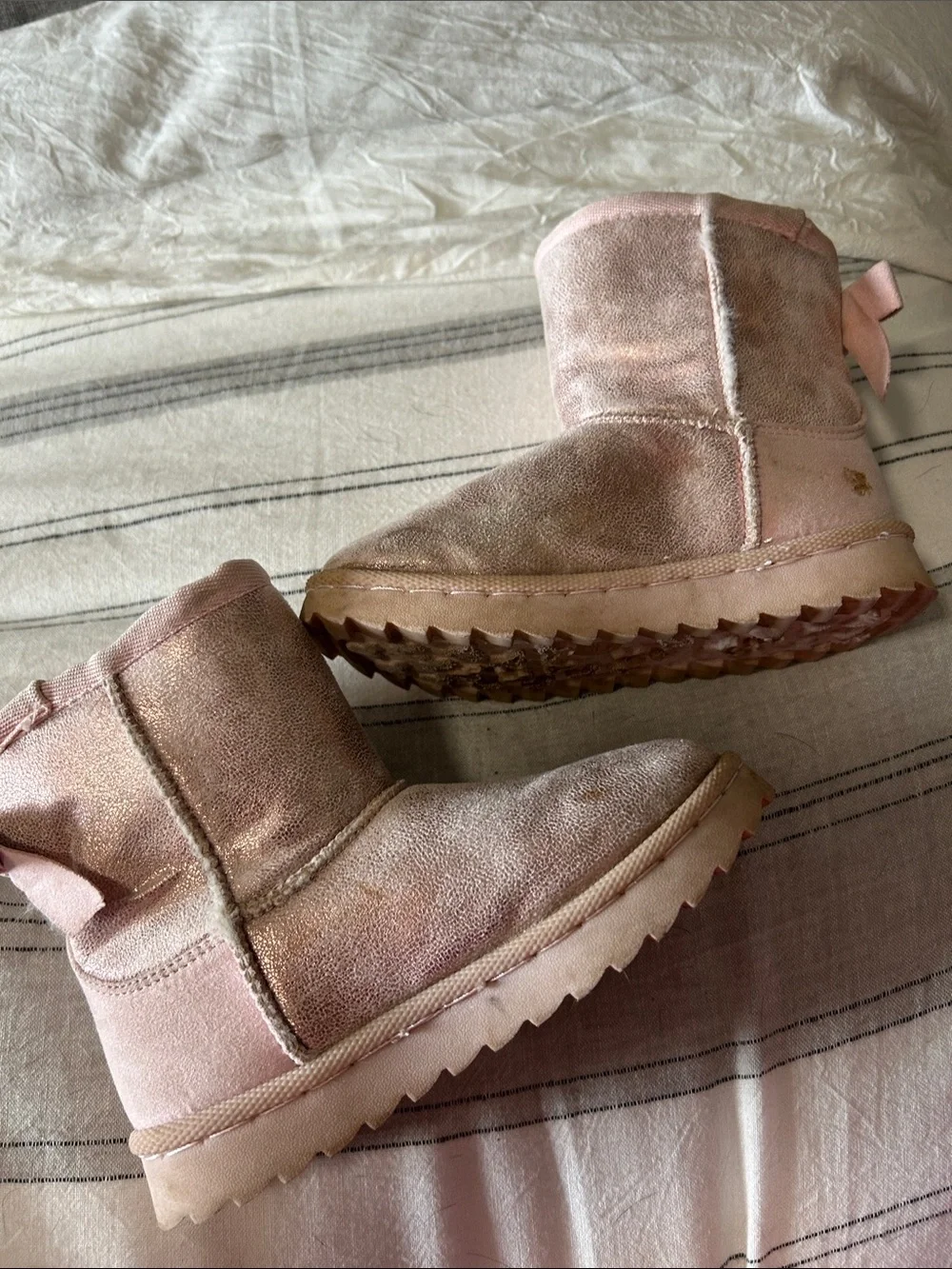 Lily & Dan Pink Suede Short Winter Boots with Bow 9/10